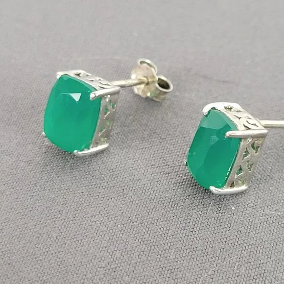 Green Onyx Rhodium Over Silver Heart Necklace, Ring (Sz 7.5), & Earrings - Picture 13 of 16